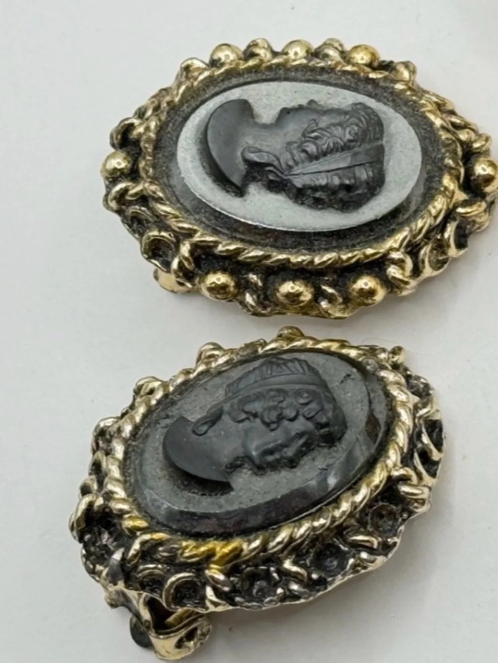 Vintage Black Gold Jewelry Lot - Picture 8 of 10
